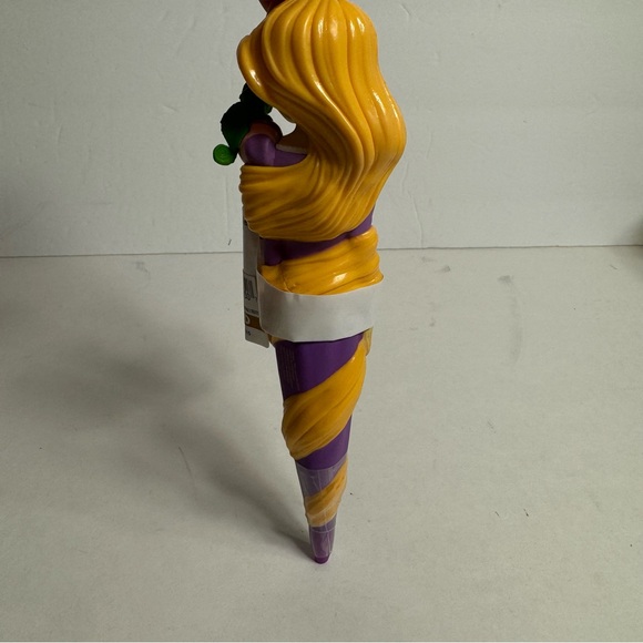 NWT. Disney Rapunzel pen. All wrapped up in her golden hair - Picture 4 of 6
